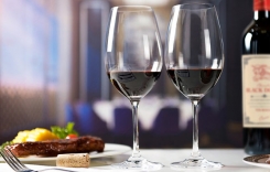 葡萄酒為什么會(huì)酸澀 葡萄酒苦酸澀很難喝正常嗎